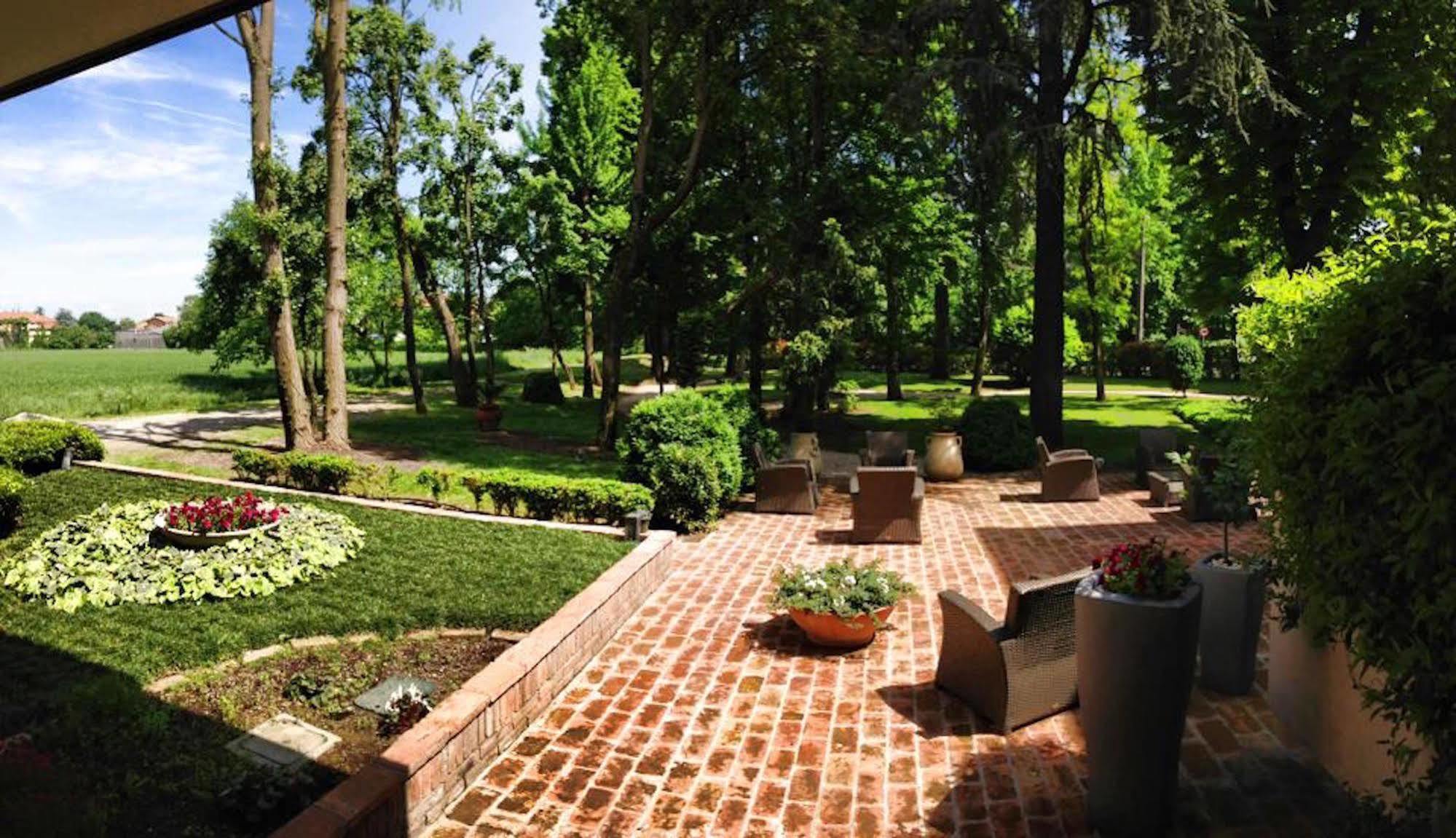 Hotel Due Pini Формиджине Экстерьер фото